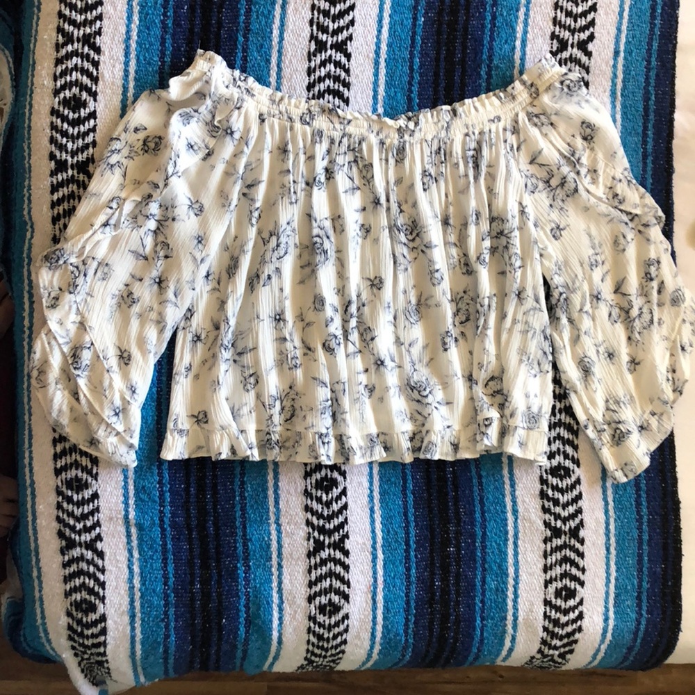 American Eagle off the shoulder blouse